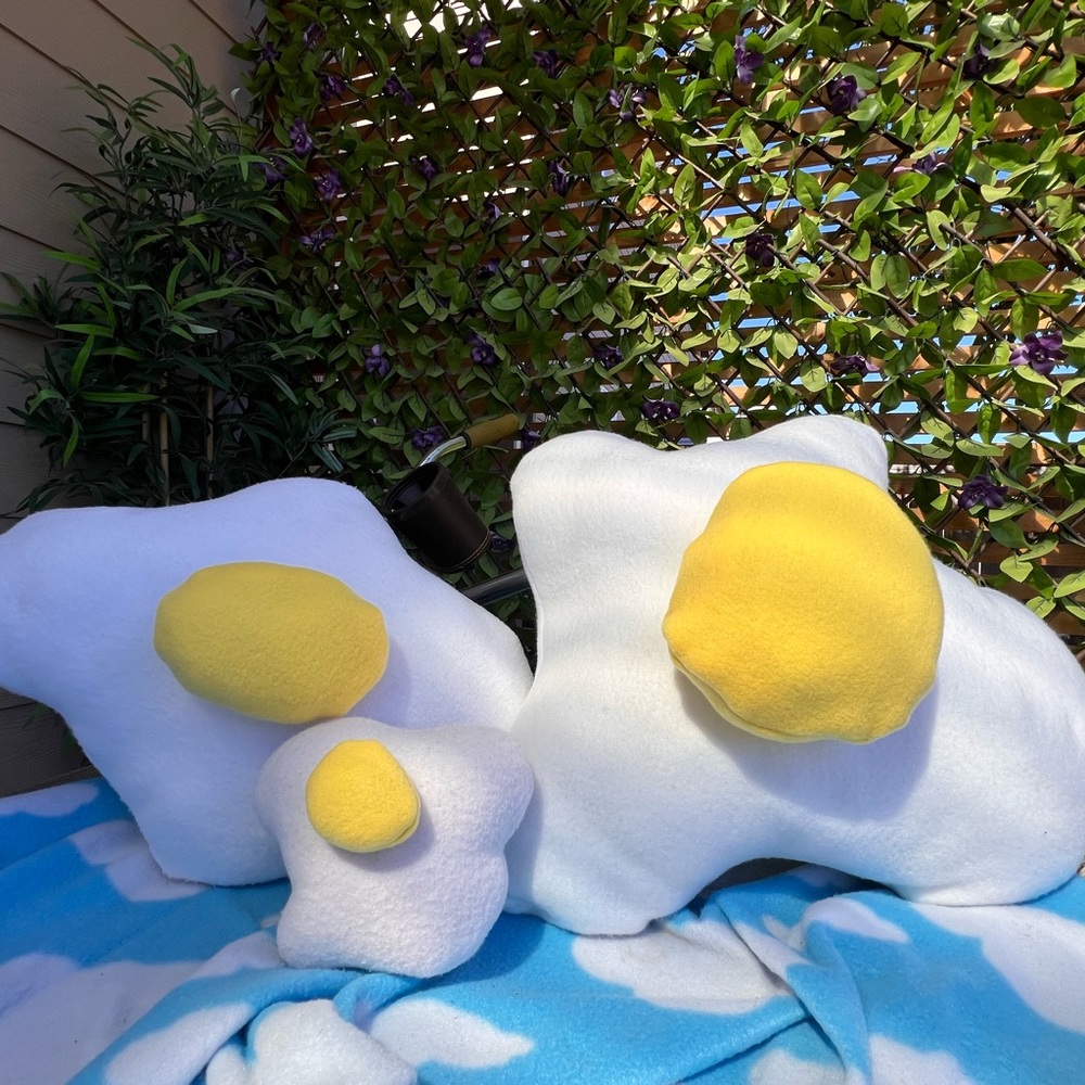 Small Egg plushie